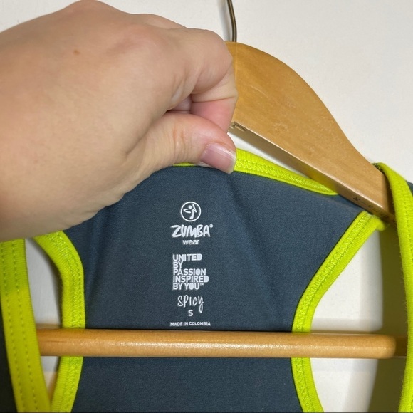 NWOT Zumba Dance Workout Athletic Trainer Fitted Tanks Set of 2 Small - Picture 4 of 11